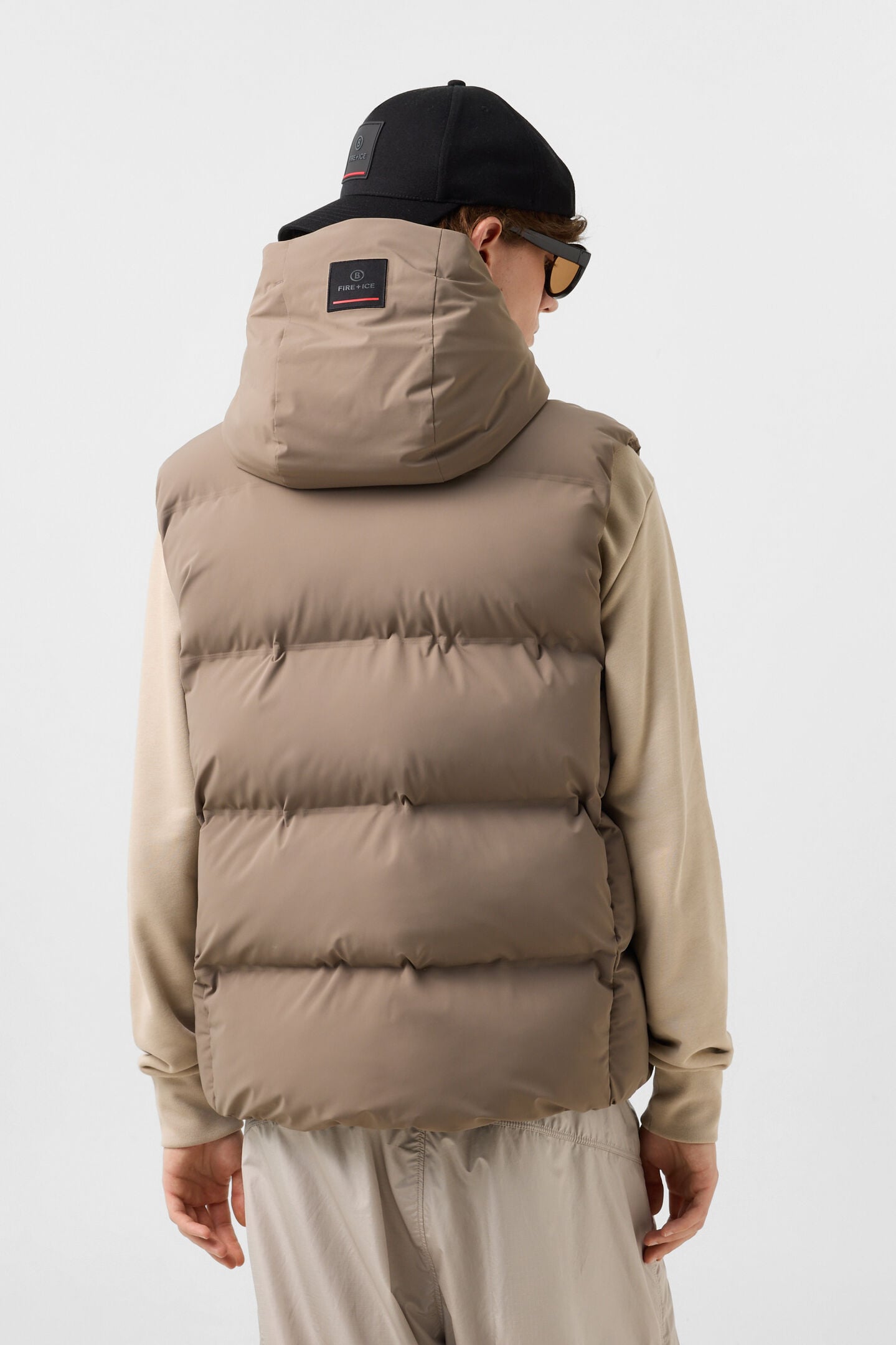 Gill quilted waistcoat Taupe