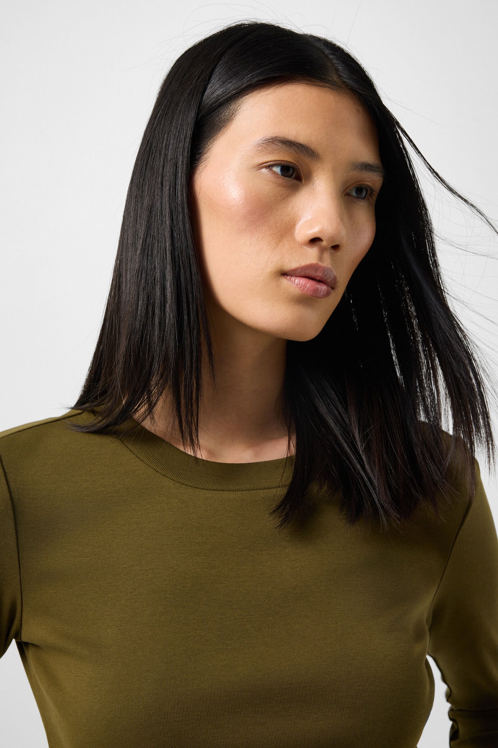 Baumwoll-Longsleeve Nikini Oliv