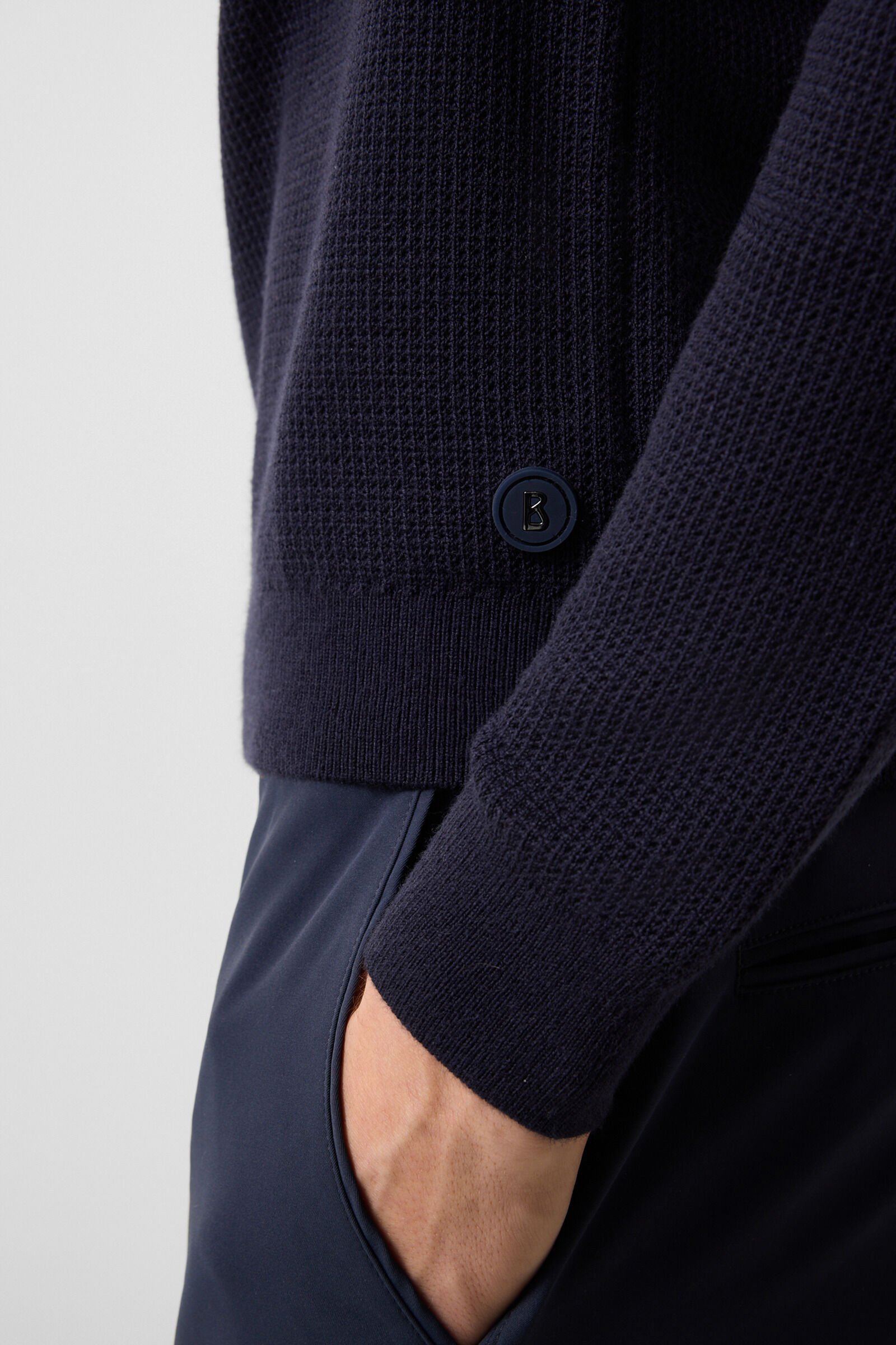 Pull Levin Bleu marine