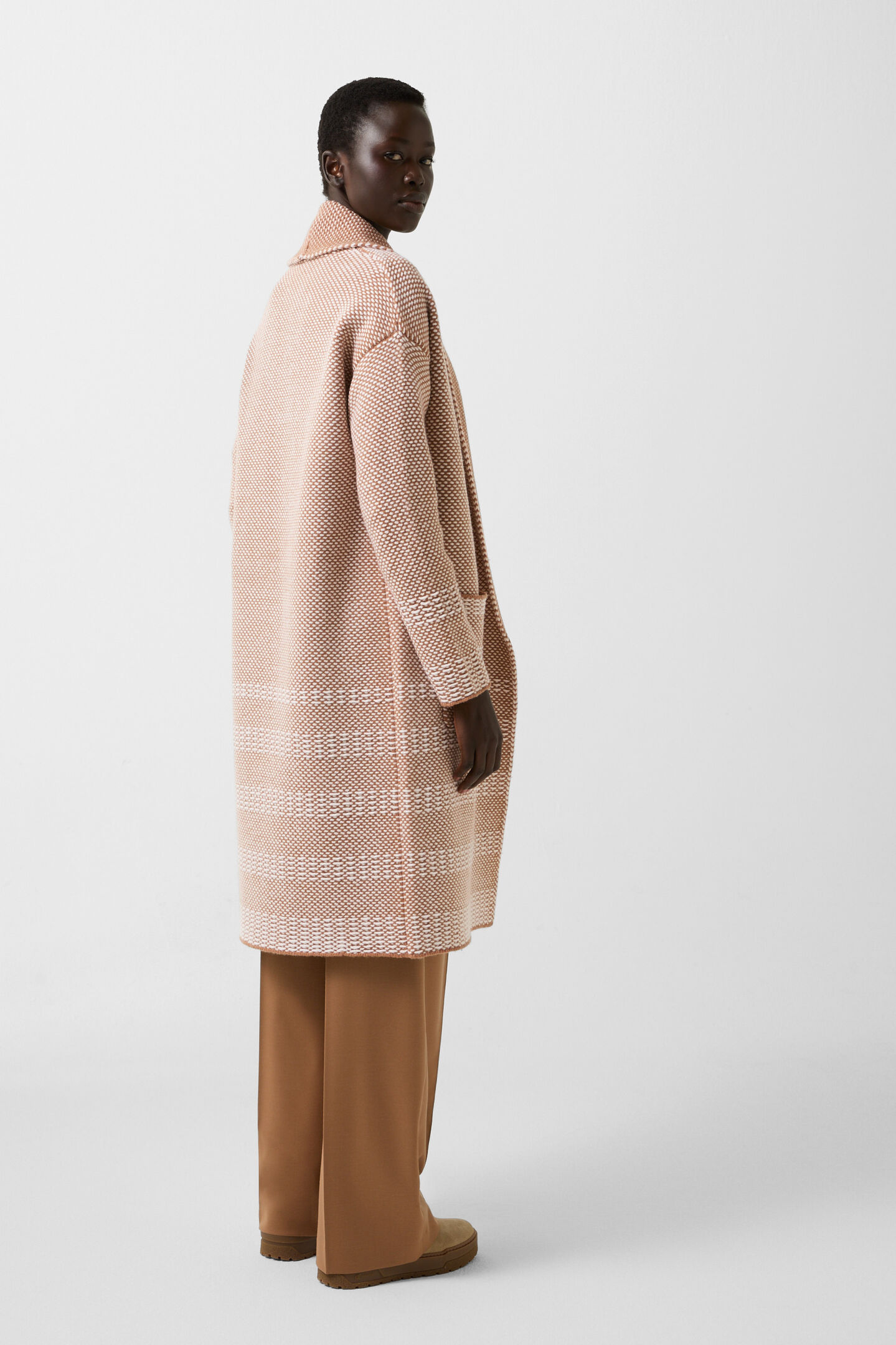 Knitted coat Lassie Camel/Off-White