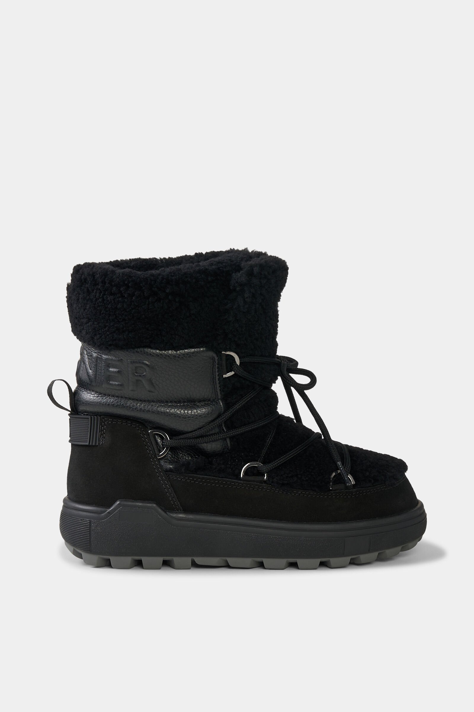 Chamonix snow boots with spikes Black