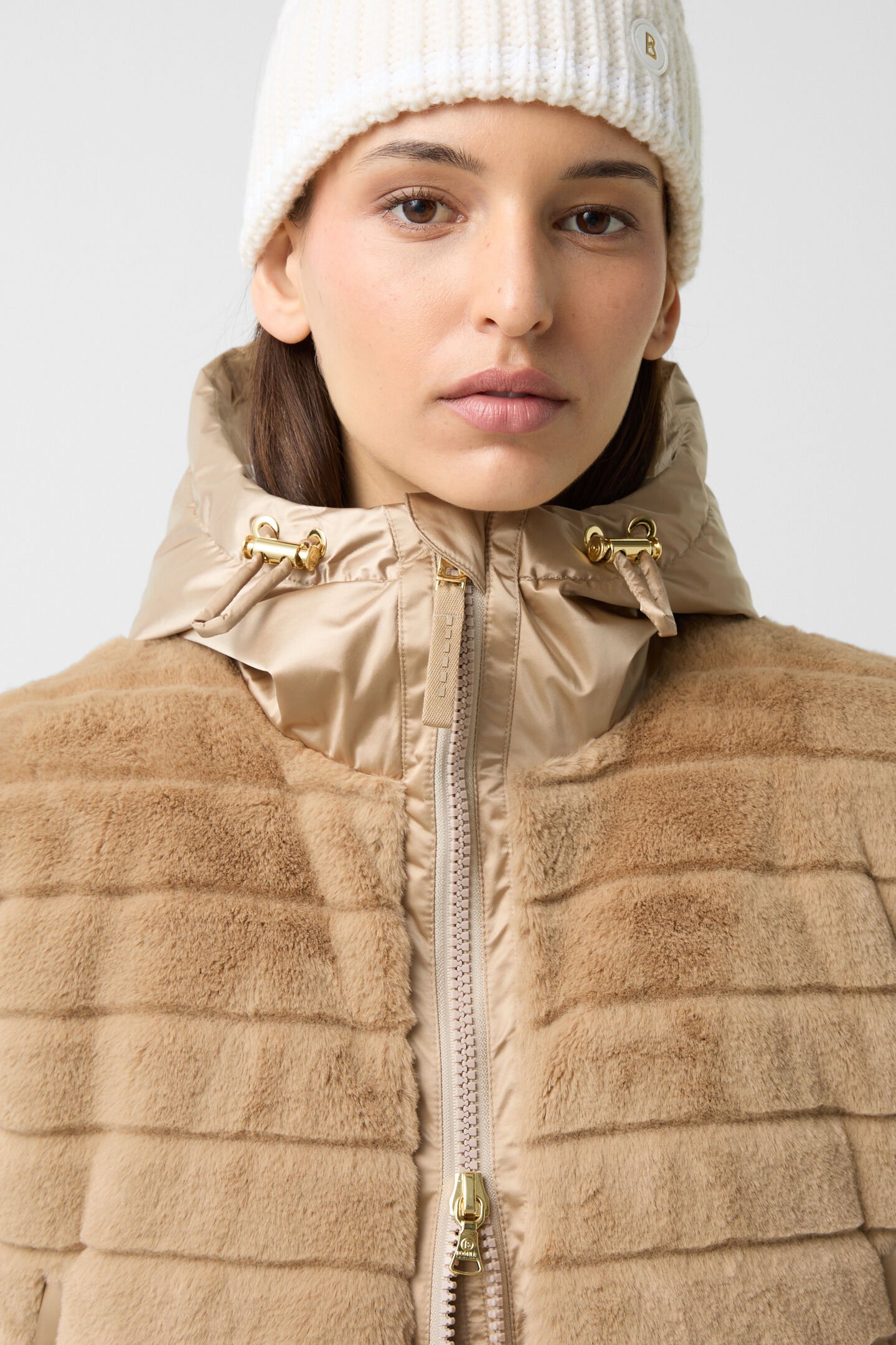 Yumi faux fur waistcoat Beige