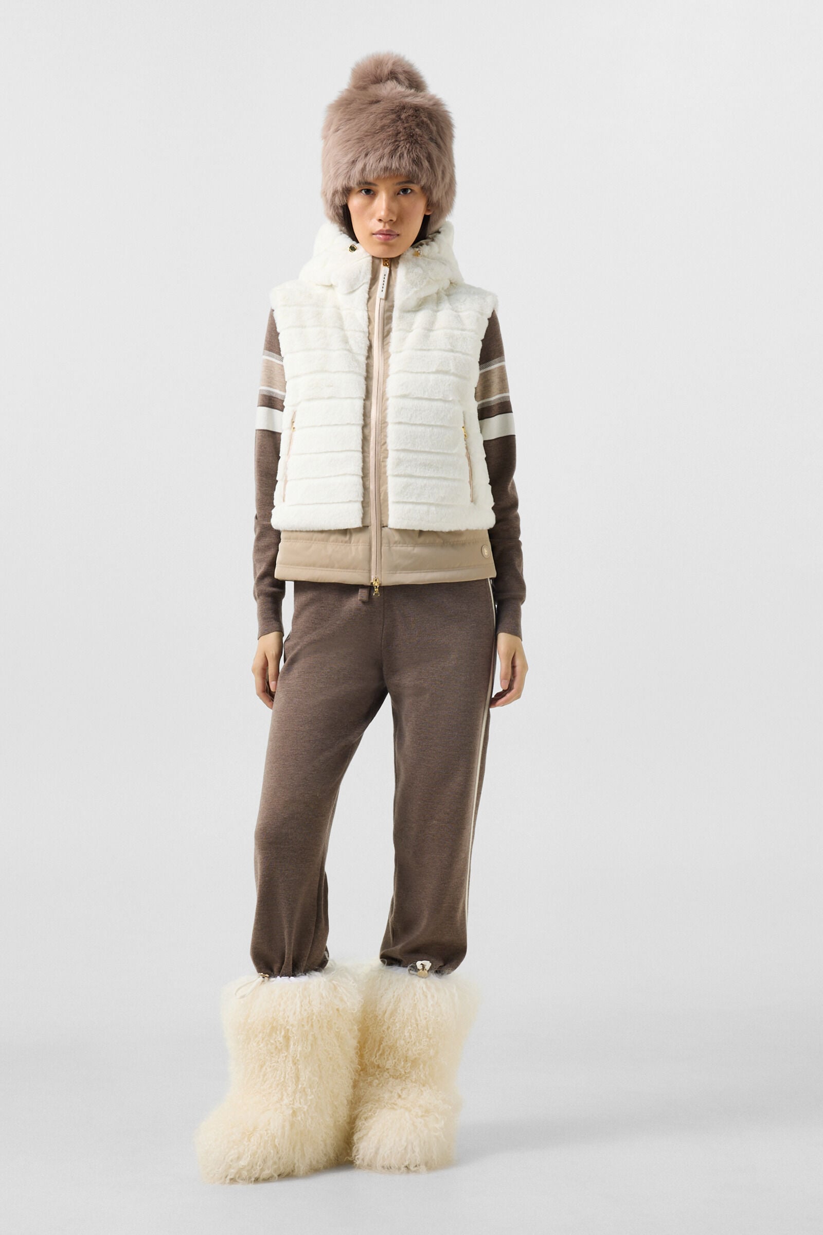 Manda faux fur down waistcoat Off-white/beige