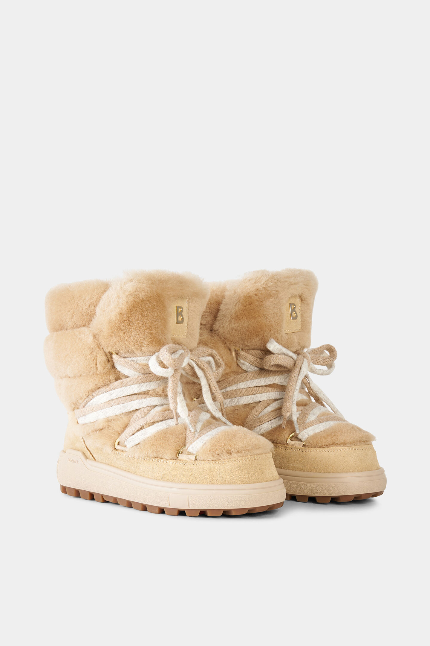 Chamonix Snow Boots with Spikes Beige