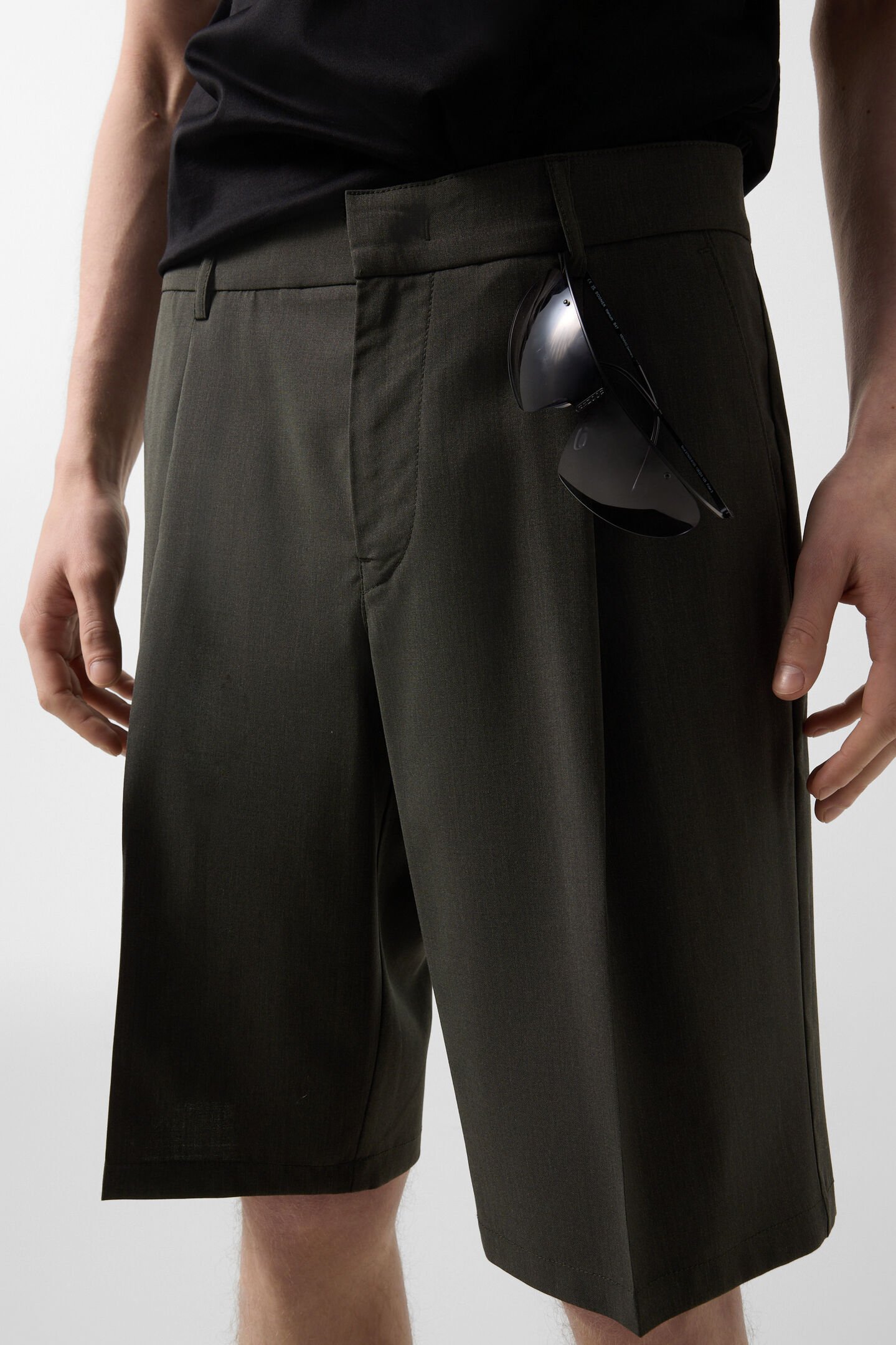 Johny pleated shorts Olive green