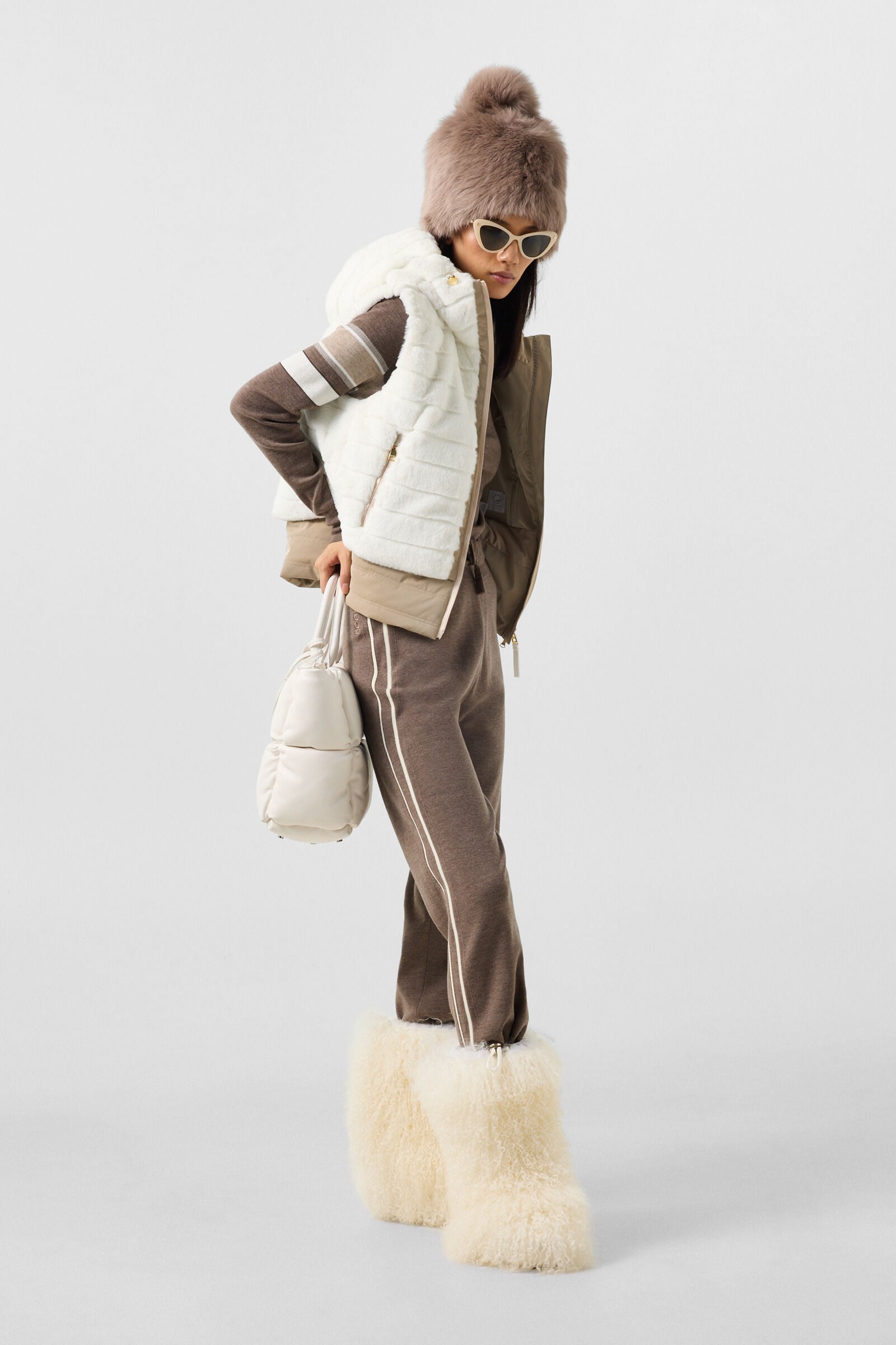 Manda faux fur down waistcoat Off-white/beige