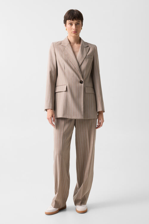 Look Janina Camel 
