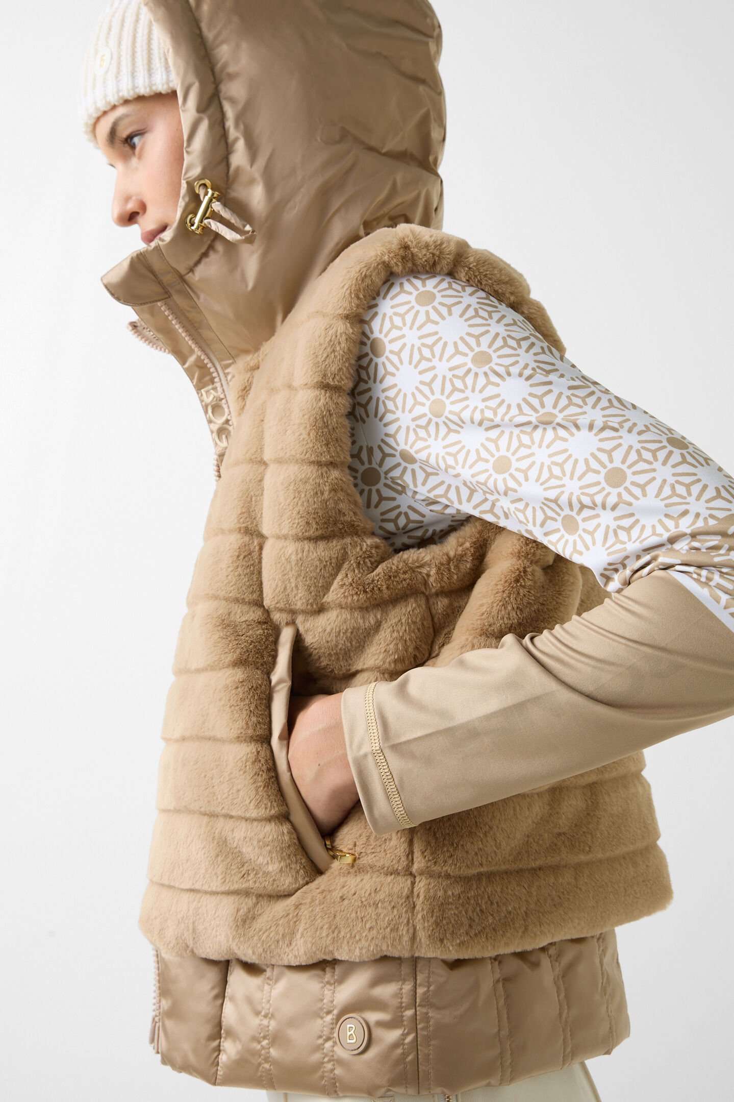 Yumi faux fur waistcoat Beige