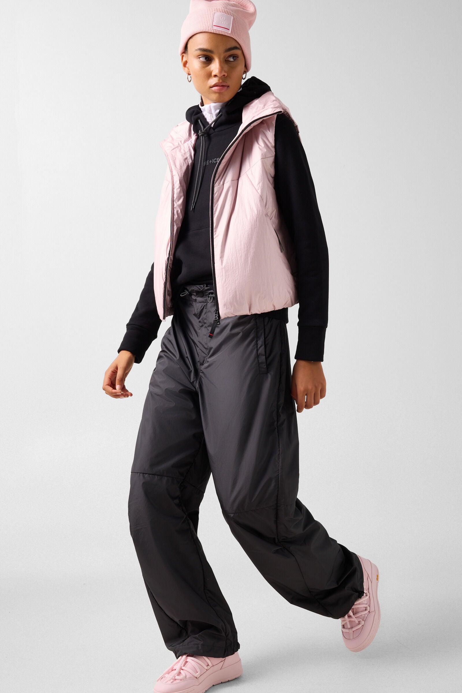 Deleen functional trousers Black