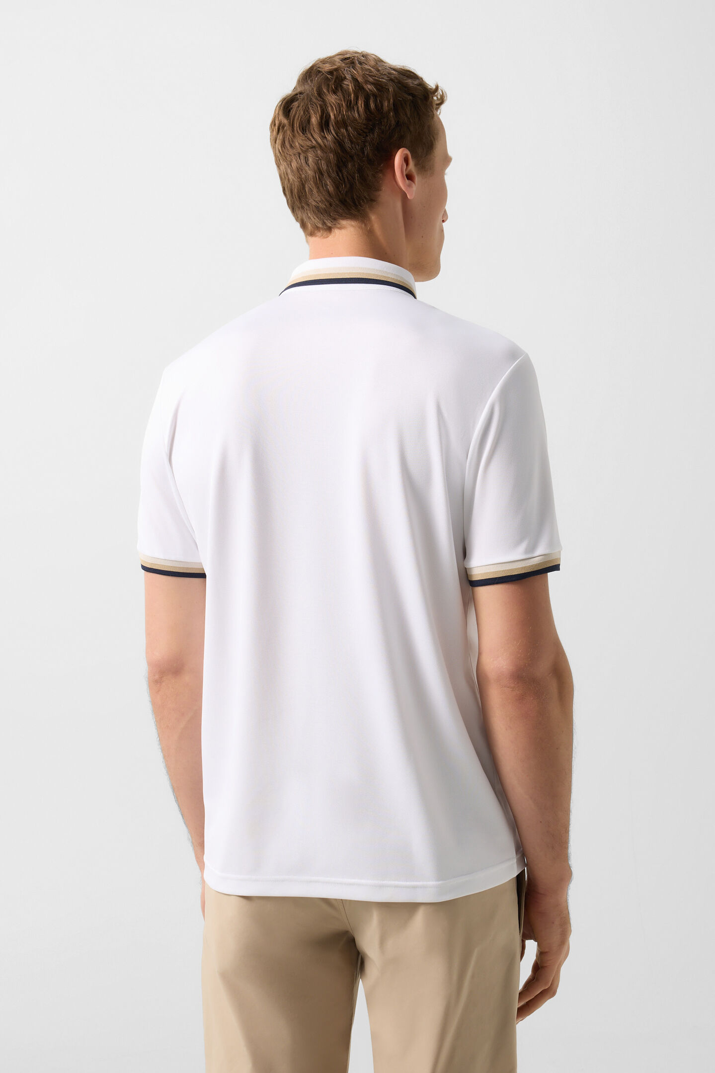 Arik functional short-sleeved top White