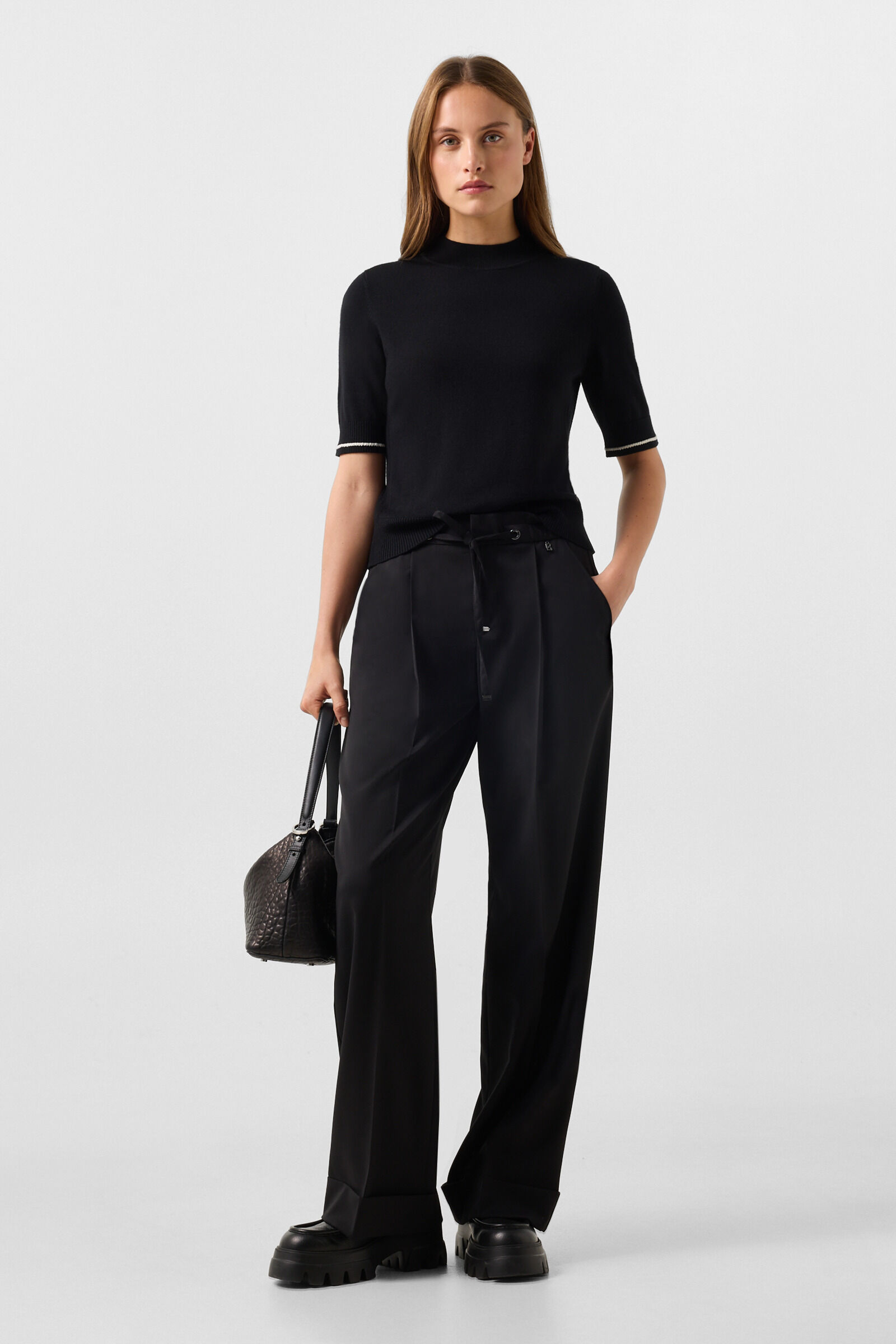 Antonia virgin wool and silk knitted jumper Black