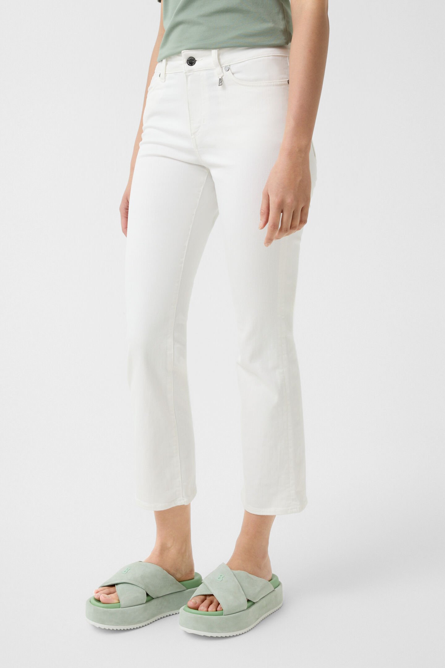 7/8-Flared Fit Jeans Julie Weiß