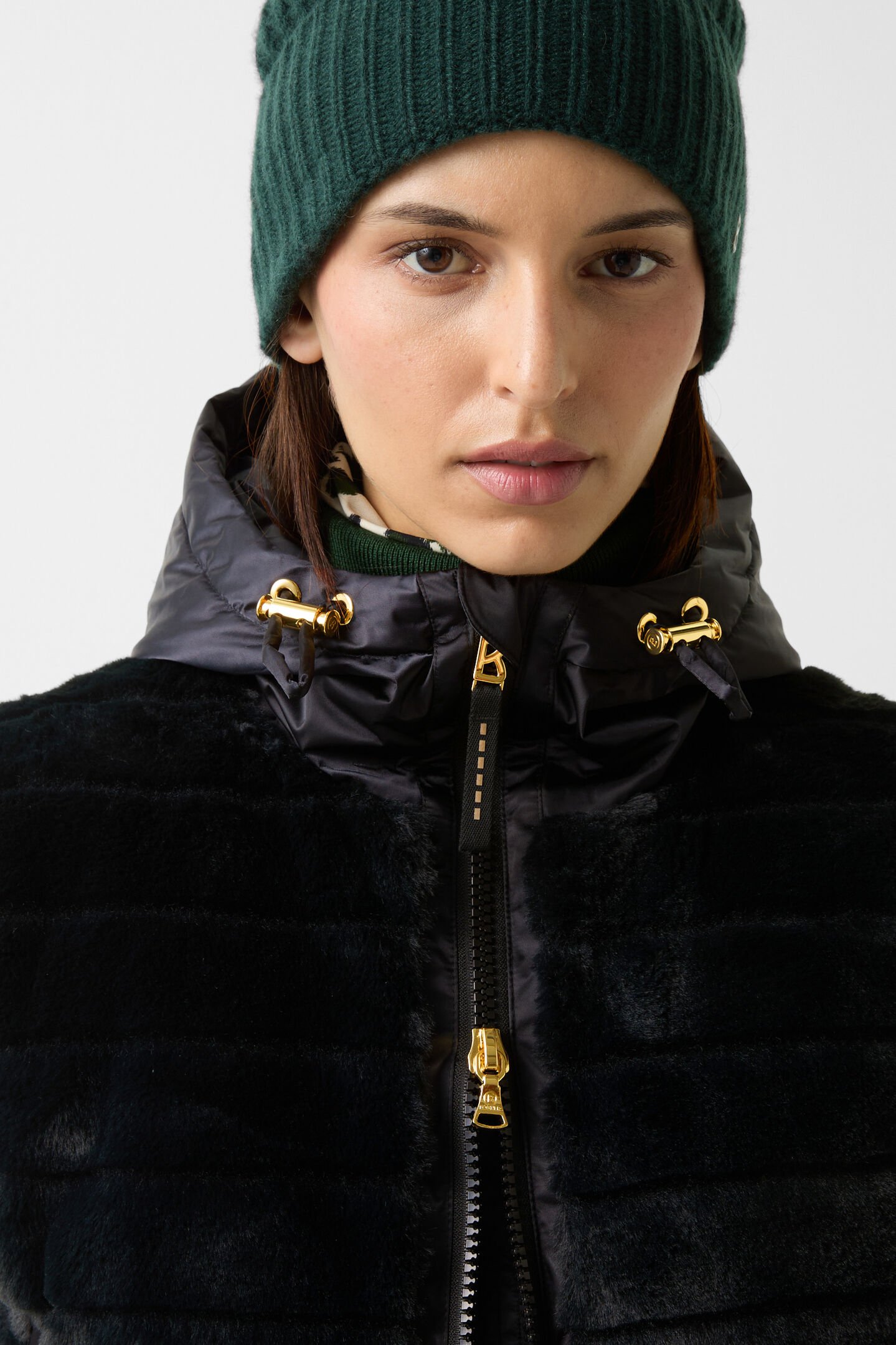 Yumi faux fur waistcoat Black