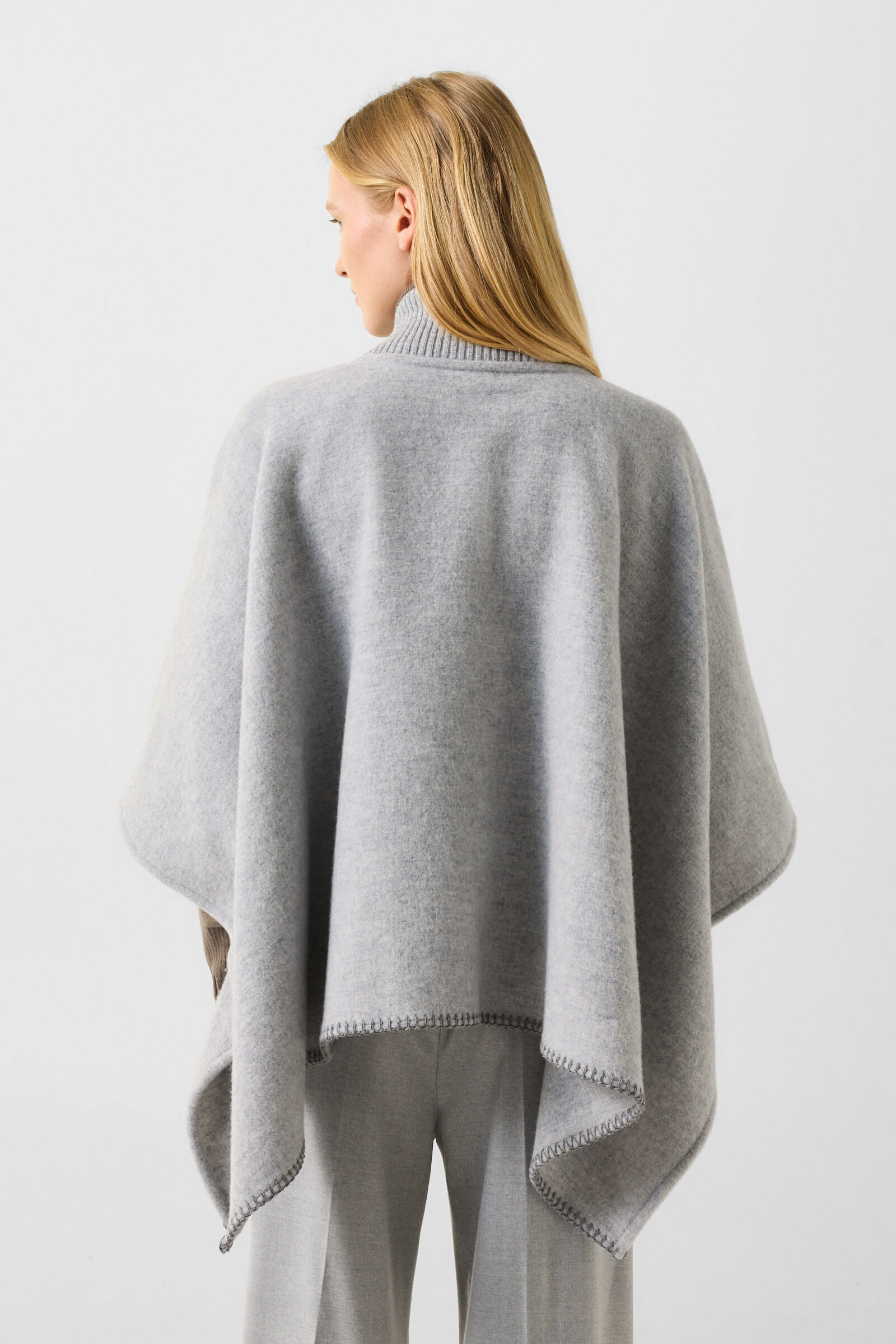 Nellie wool mix poncho Light grey