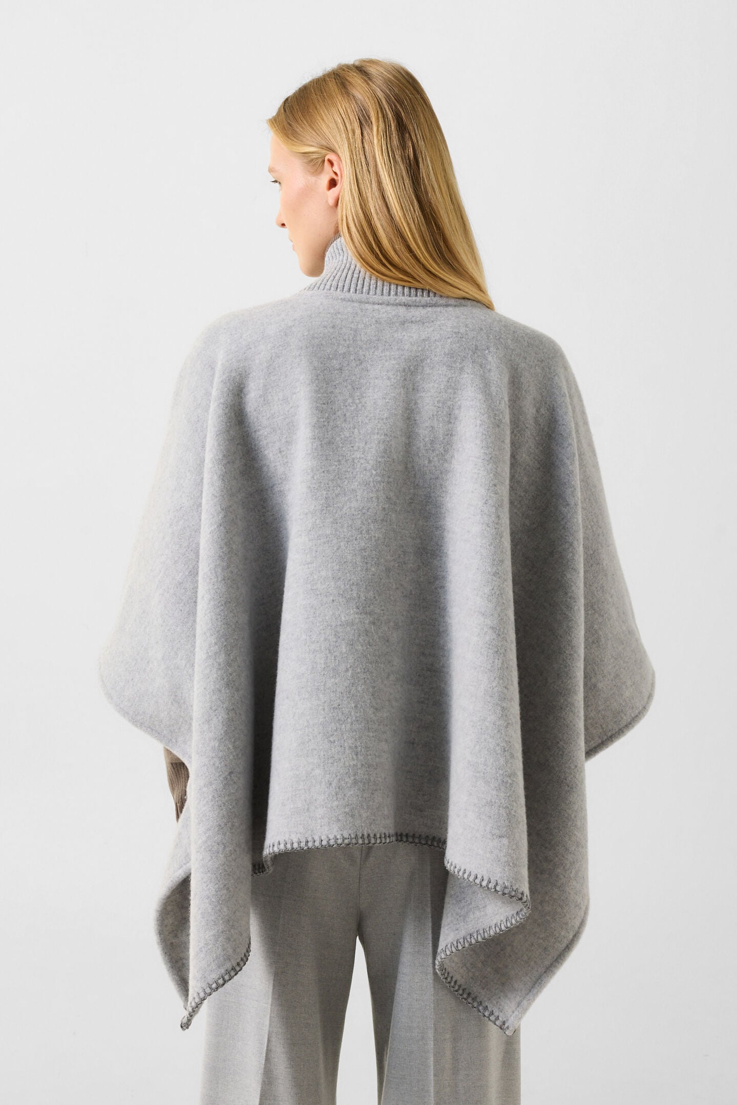 Nellie wool mix poncho Light grey