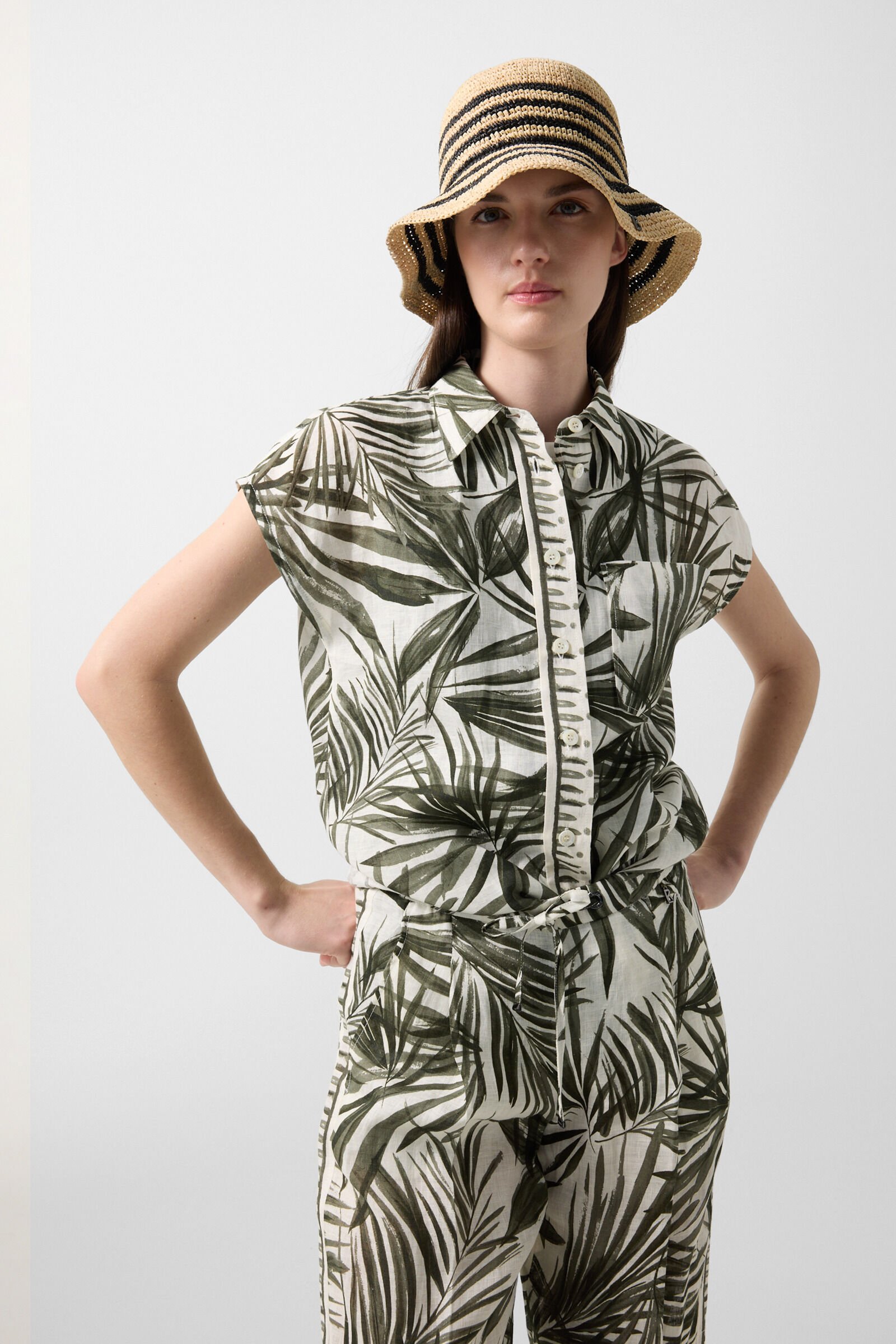 Charlet linen blouse Olive green/cream