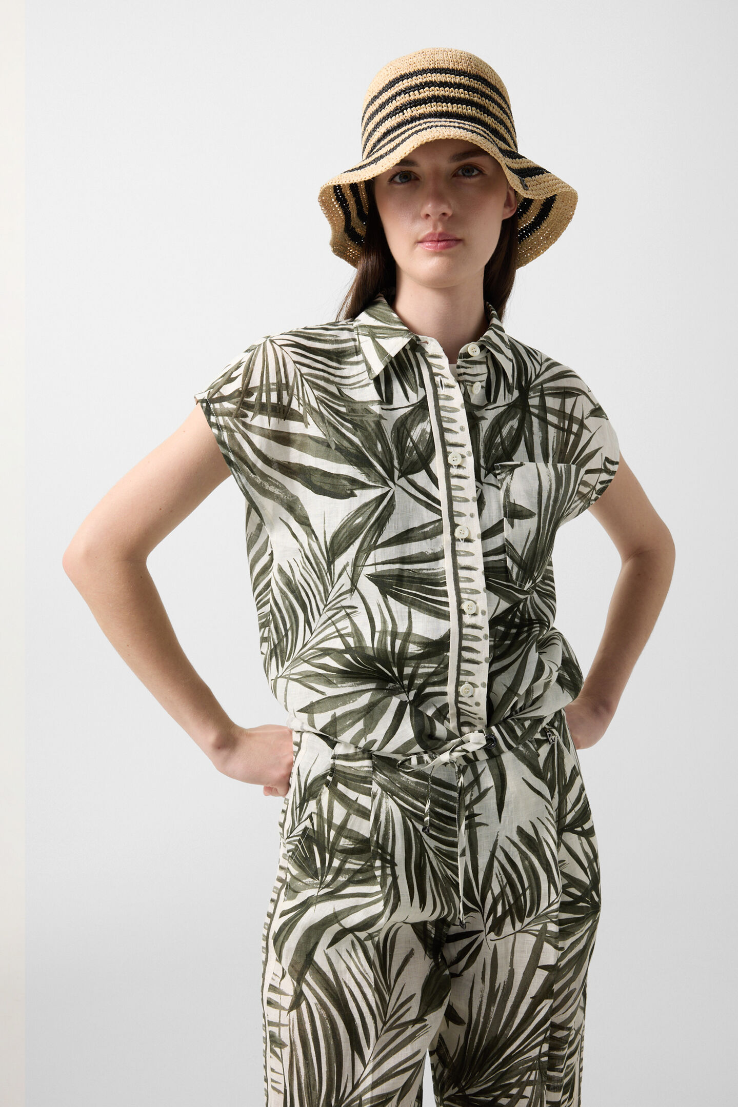 Charlet linen blouse Olive green/cream