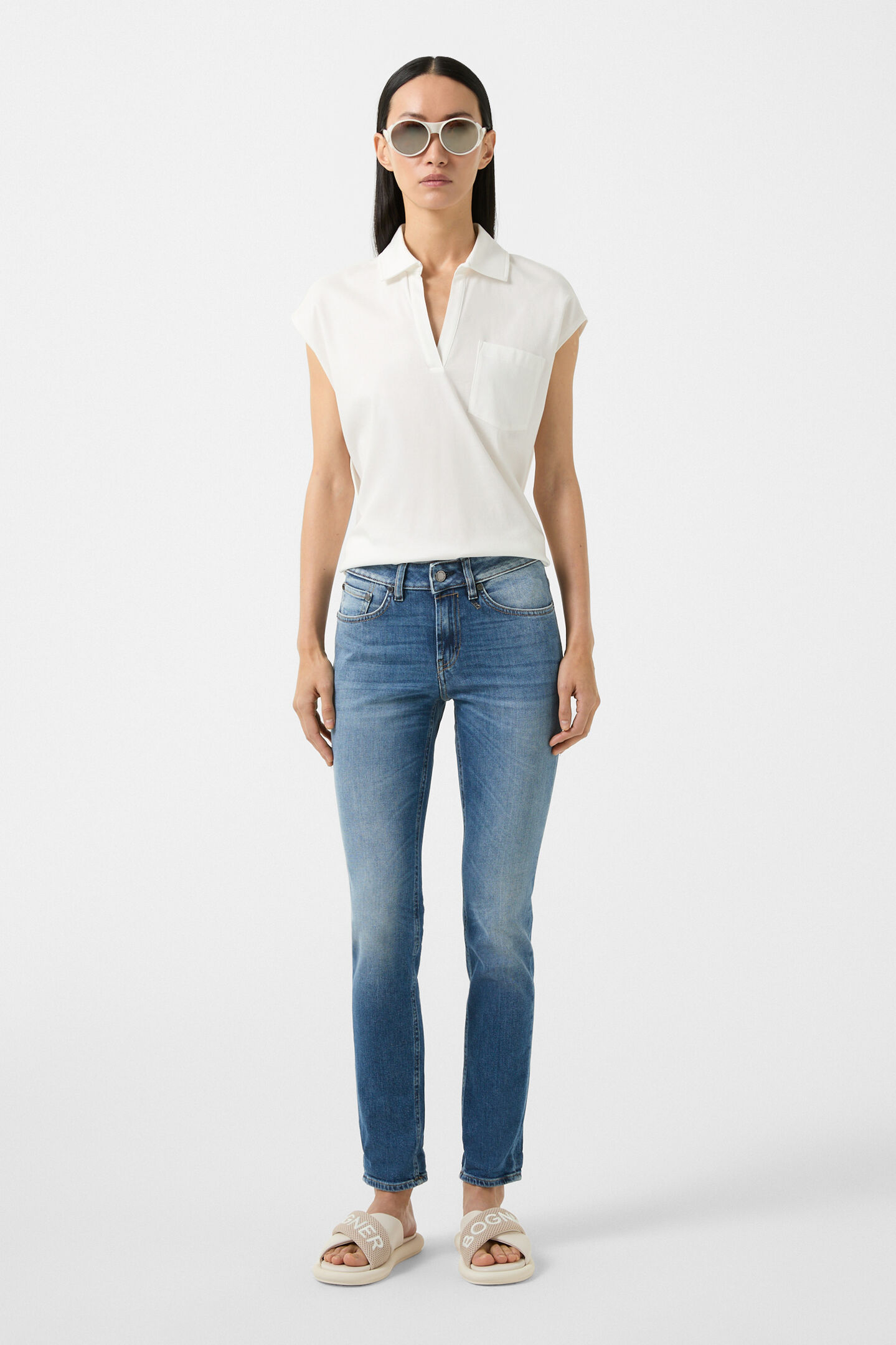 Girlfriend Fit Jeans Bridget Washed Denim Blue