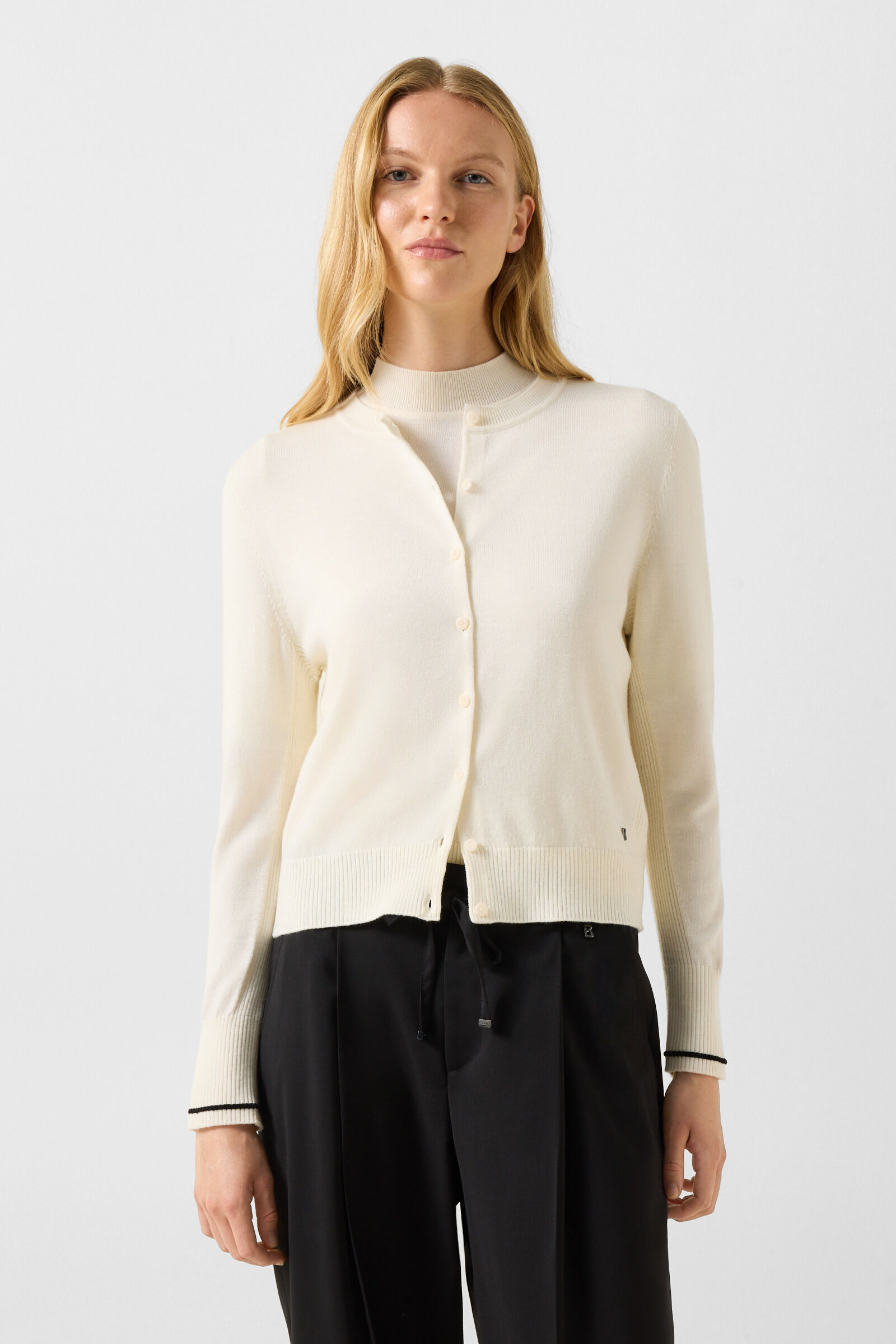 Schurwoll-Seiden-Strickjacke Azou Off-White