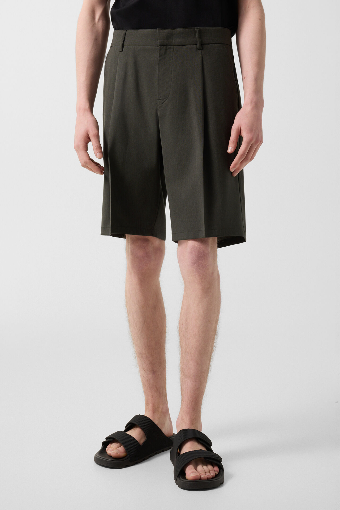 Johny pleated shorts Olive green