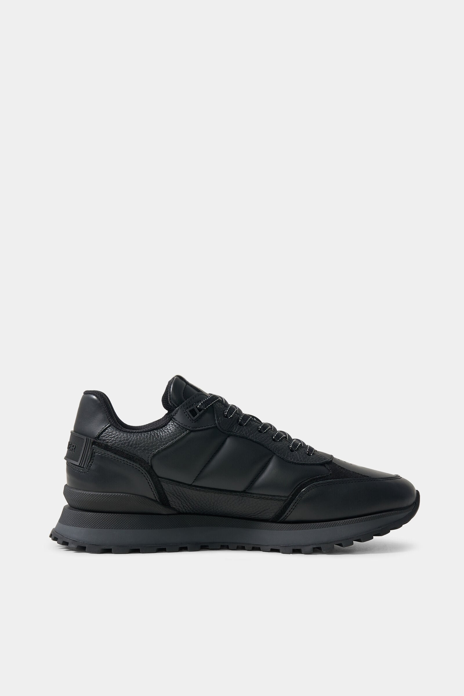 Newport trainers Black