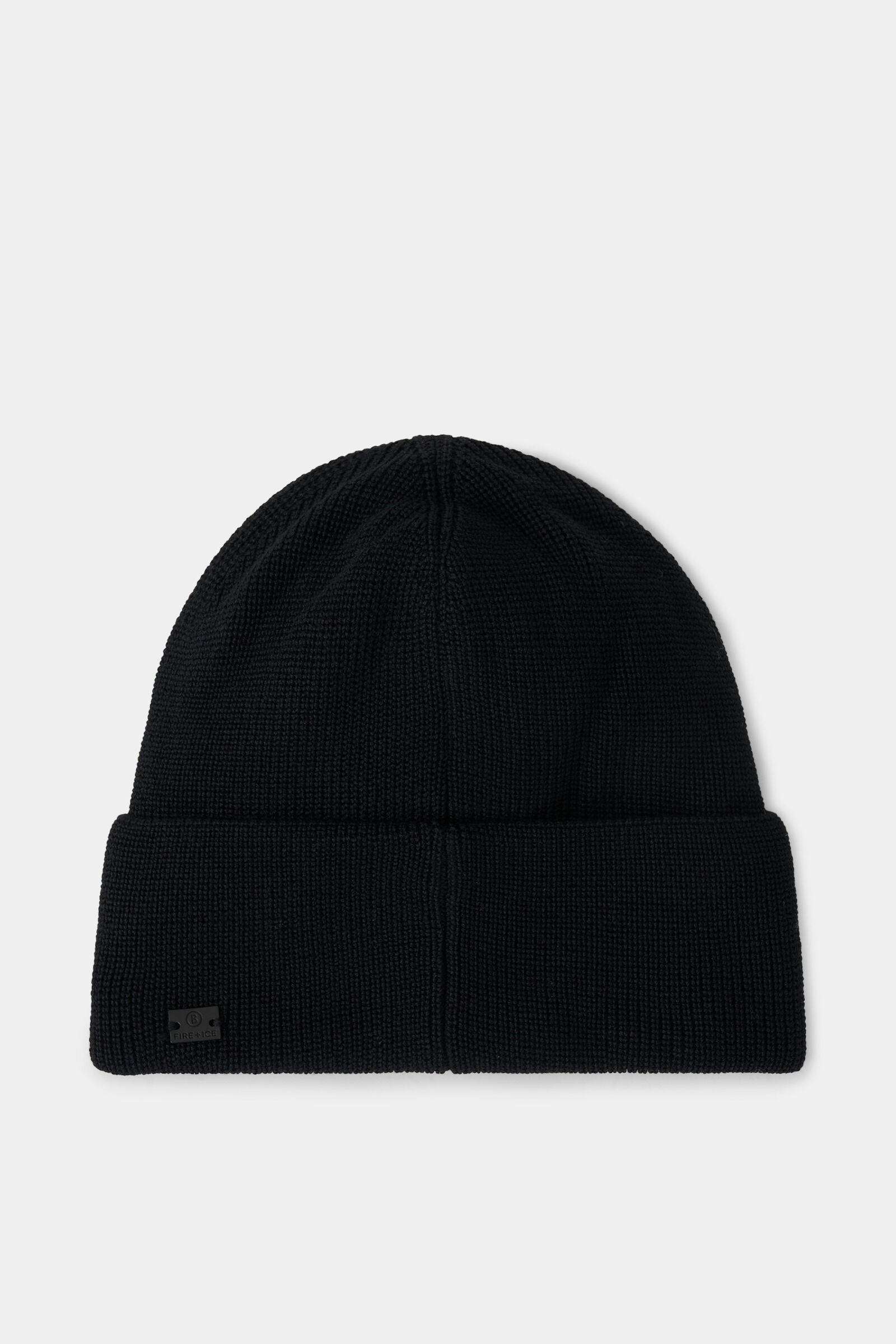 Zaida hat Black