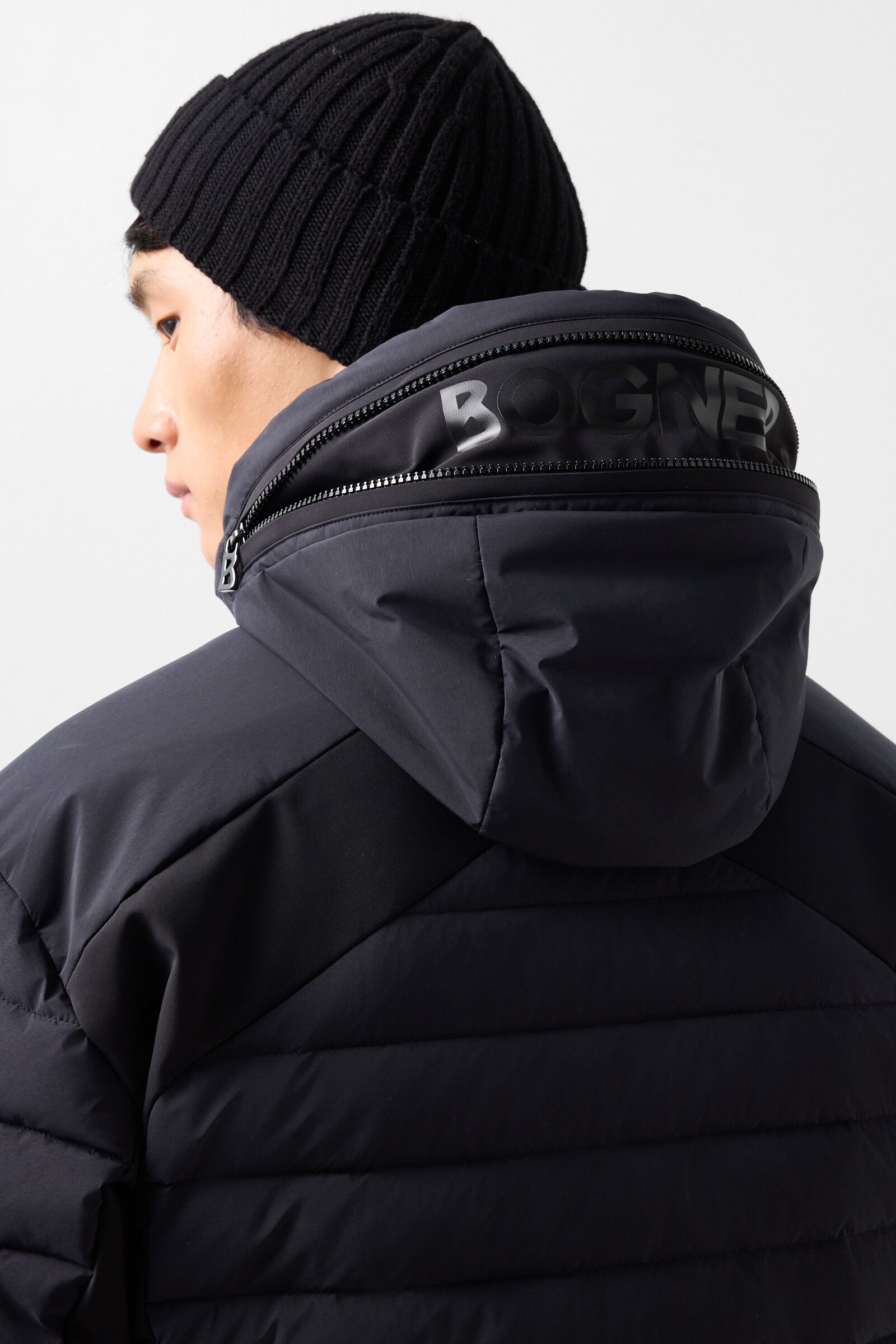 Hennik ski jacket Black