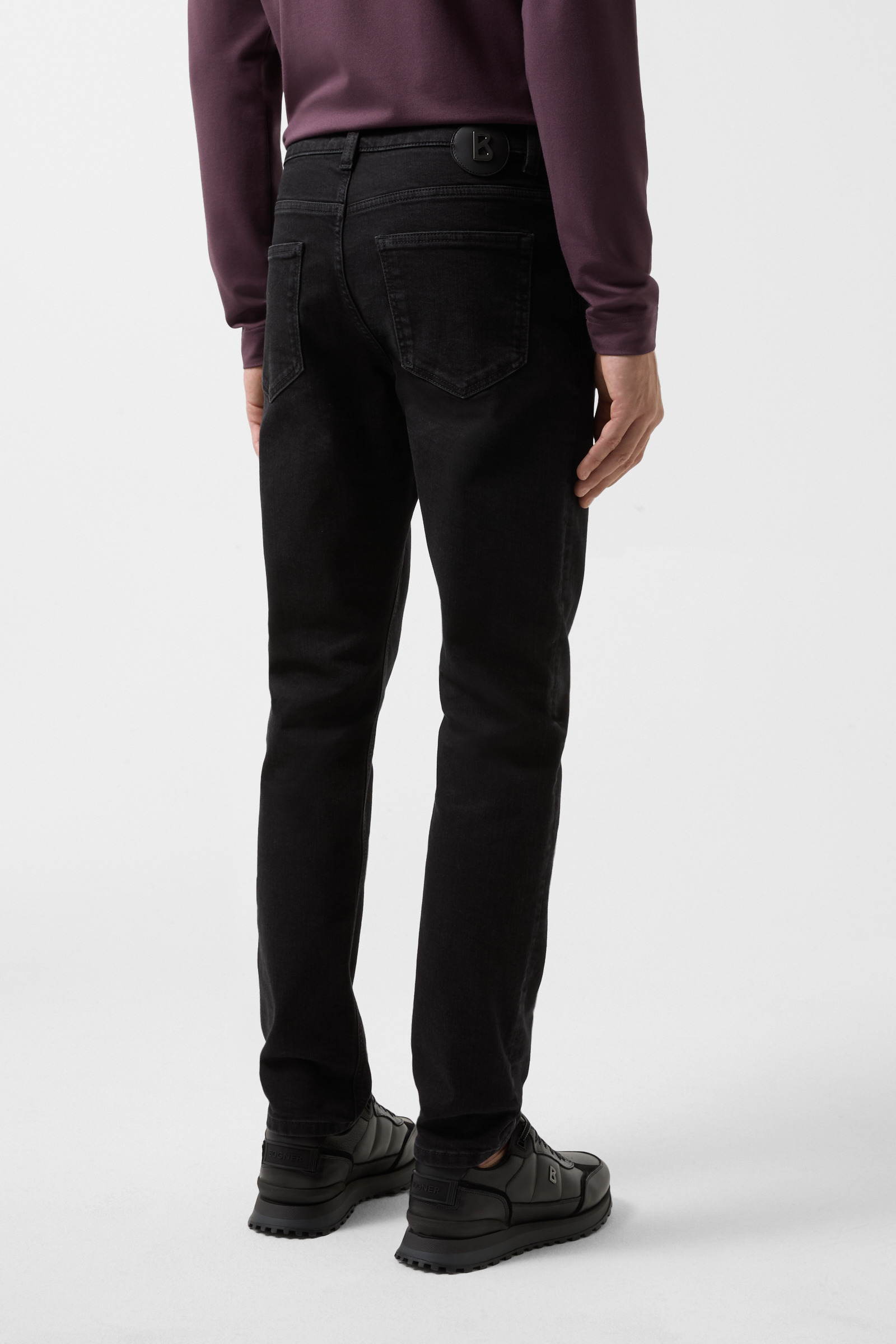 Tapered bottom jeans on sale